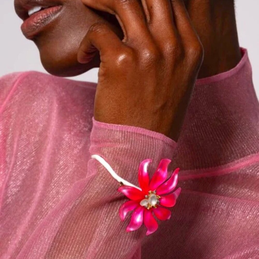 ALEXIS BITTAR Lily Lucite Flower Cuff Bracelet in Magic Magenta Sz 6.75 - Picture 3 of 5